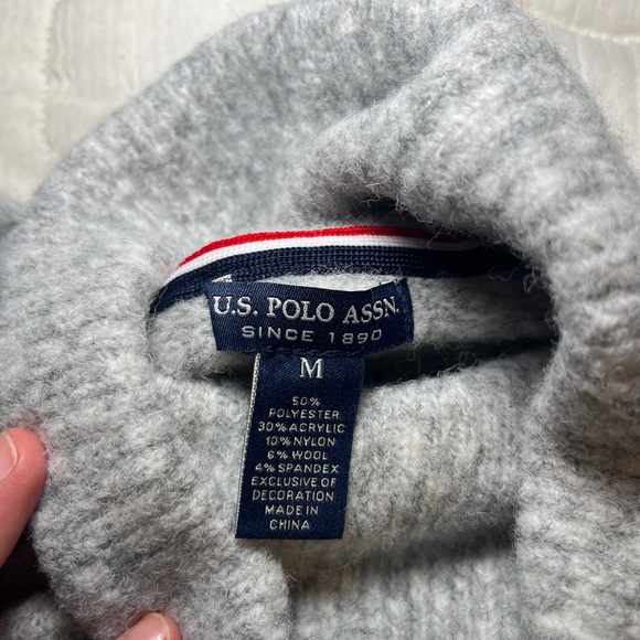 U.S. Polo Assn. Women’s Heather Gray sweater - Picture 4 of 4
